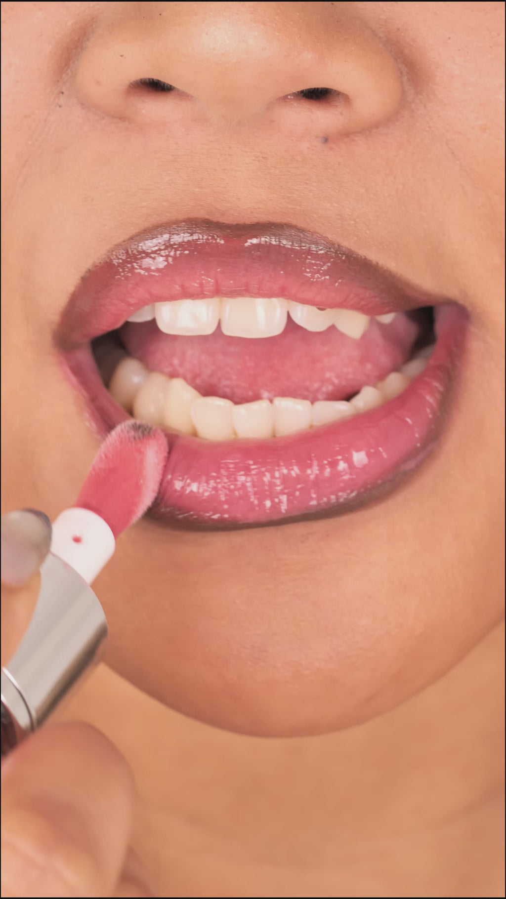 Plumping Hydrating Lipgloss - Prime Suspect