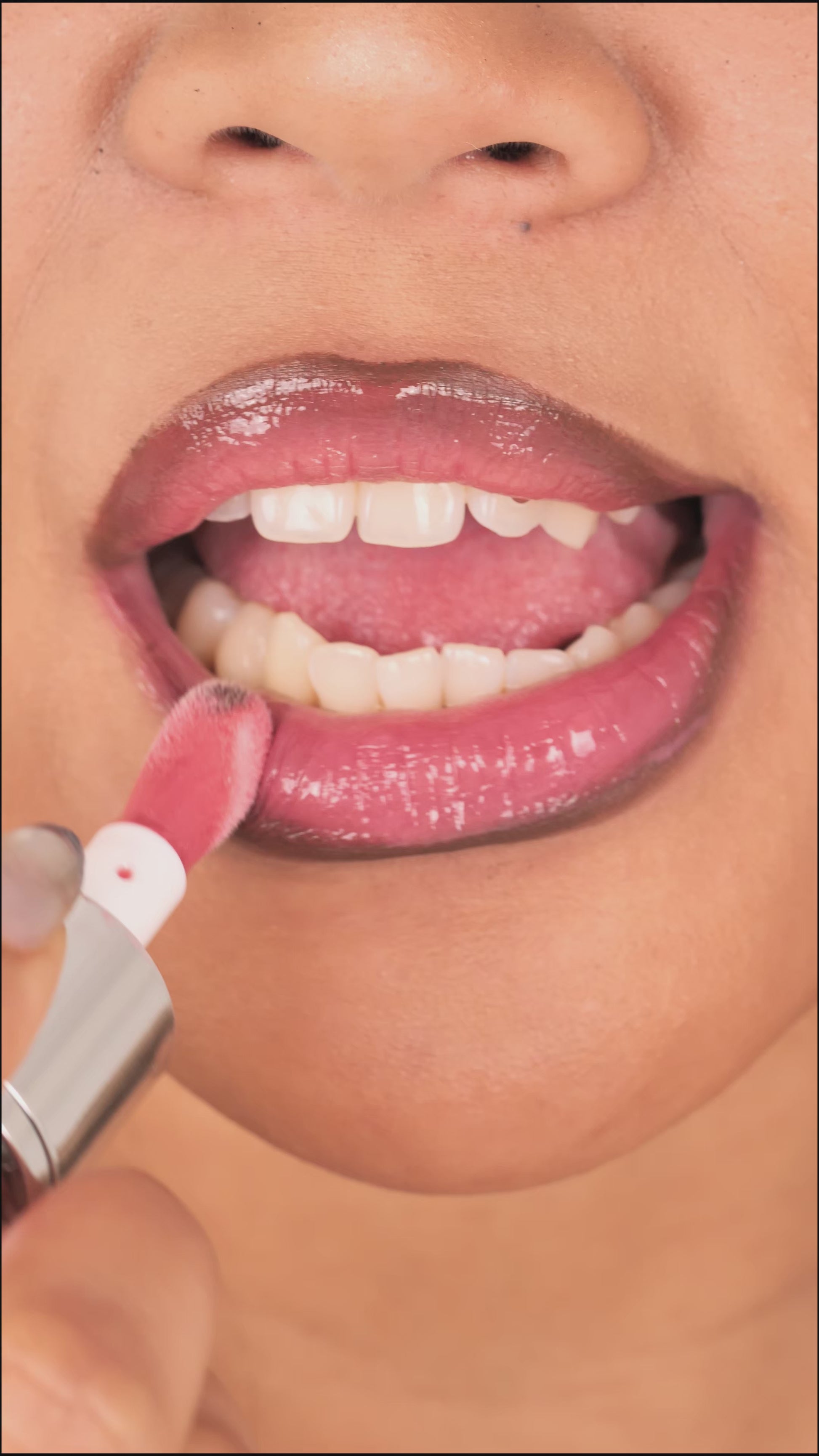 Plumping Hydrating Lipgloss - Prime Suspect