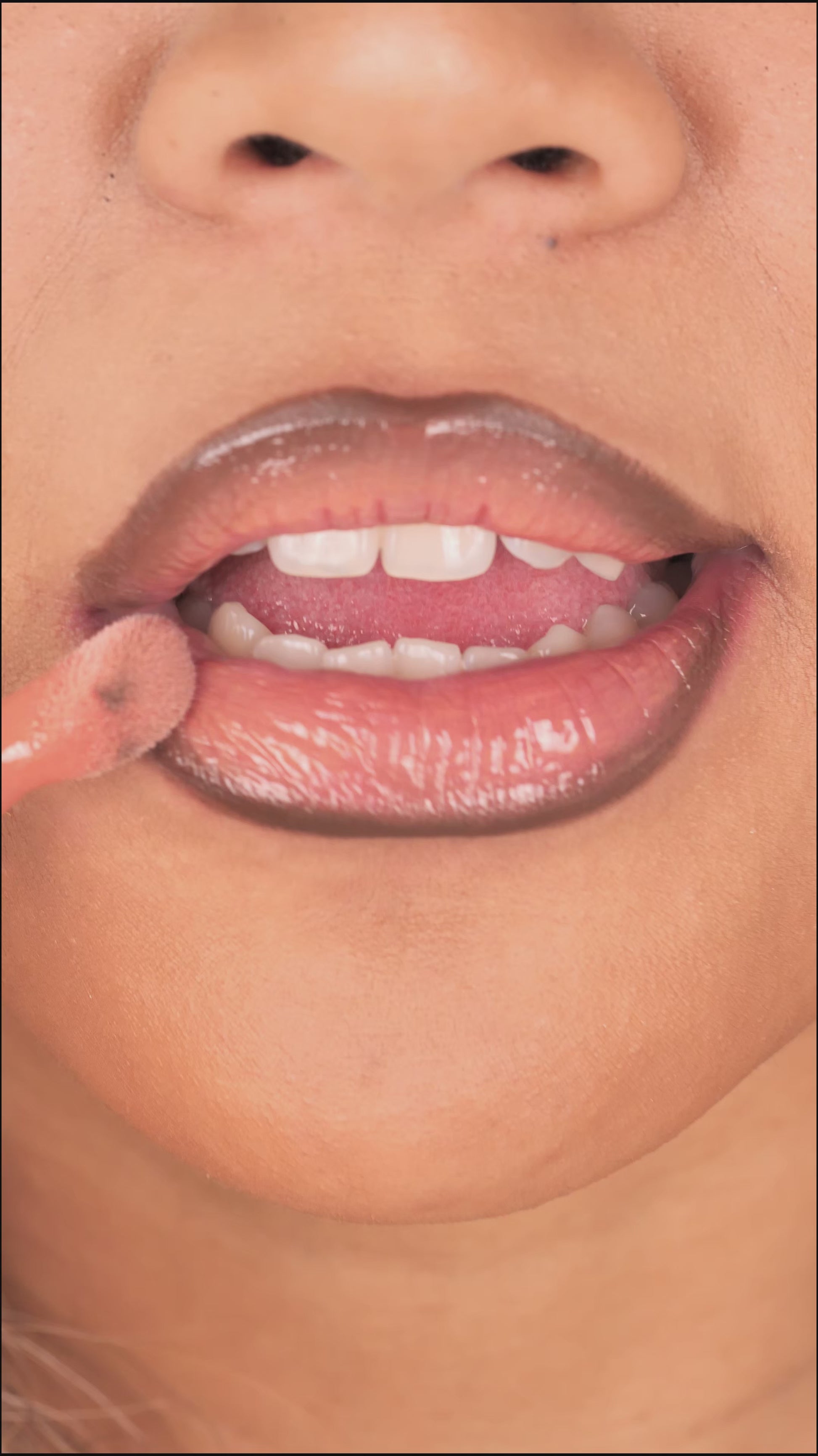 Plumping Hydrating Lipgloss - Undercover